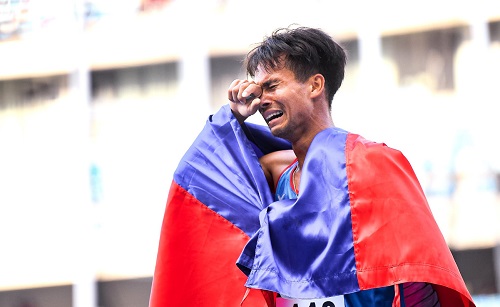 Chhun Bunthorn won the real earthquake gold medal
