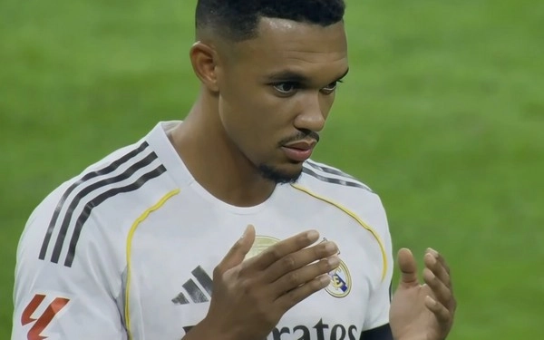 Xabi Alonso subtly warns Alexander-Arnold of potential bench role at Real Madrid