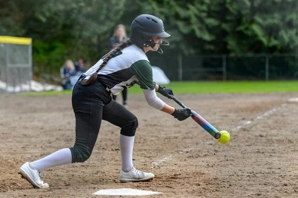 How does bunt defense influence betting on low-scoring games?