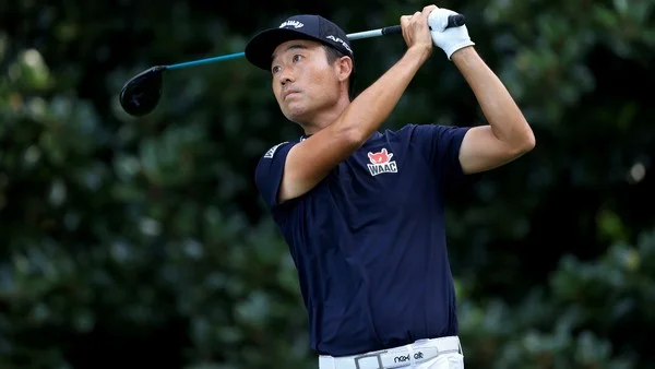 How can you predict a golfer's qualifying performance with minimal data?