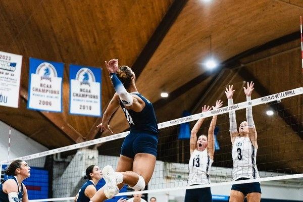 What causes volleyball morale shift during close games?
