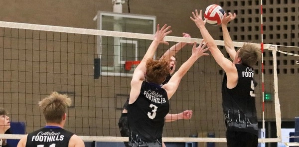 What causes volleyball morale shift during close games?