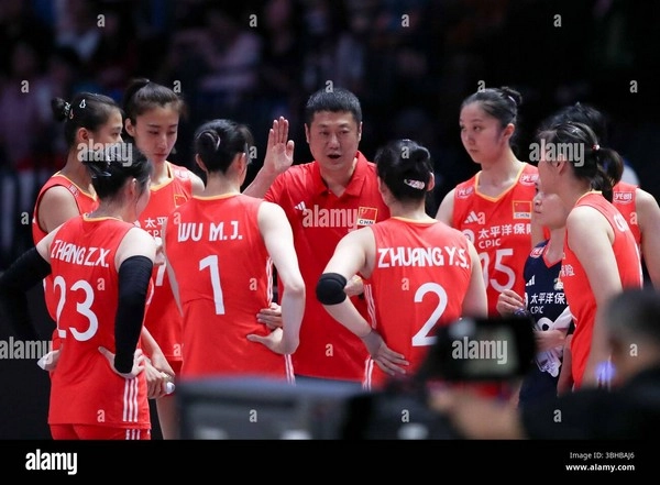 When should bettors act on volleyball tactical timeouts?