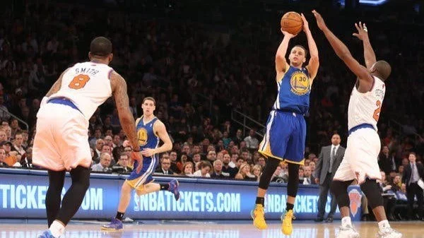 How does widespread psychology influence public basketball betting?