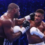 What does hesitation in the final round indicate about mental exhaustion in boxing?