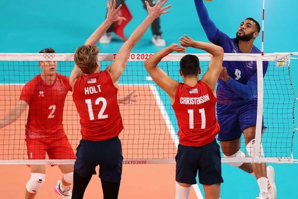 Why are net-touching errors so costly in pressure volleyball?