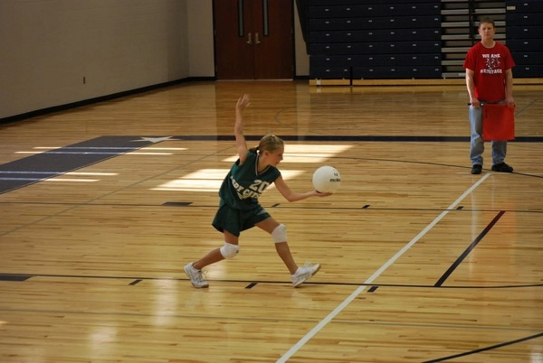 Can a targeted short serve disrupt the structure of modern volleyball?